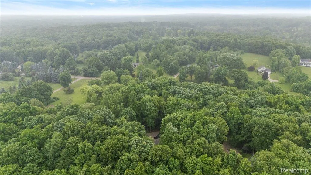 670 Rolling Acres Drive Brandon Charter Township MI 48462