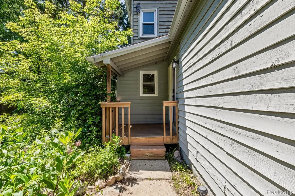 1732 W Liberty Street Ann Arbor City MI 48103