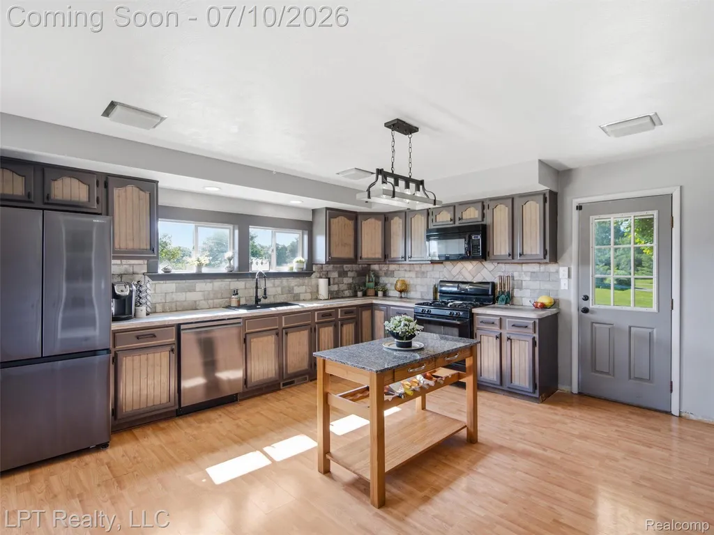 600 Fowlerville Road Handy Township MI 48836