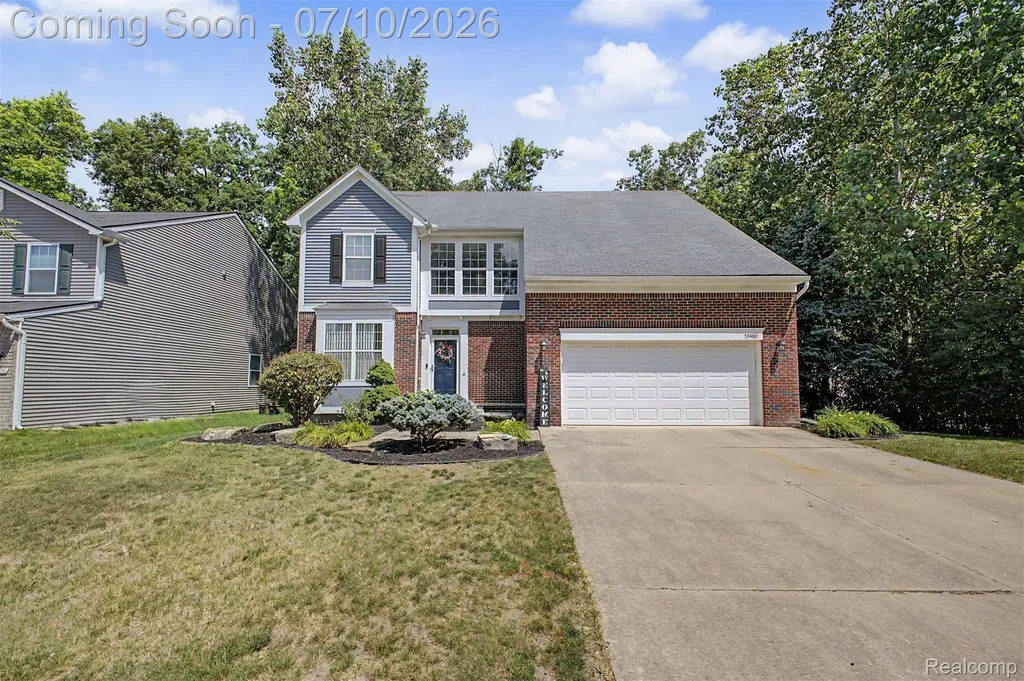 33480 Birchlawn Westland City MI 48185