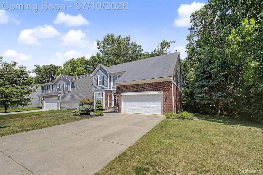 33480 Birchlawn Westland City MI 48185