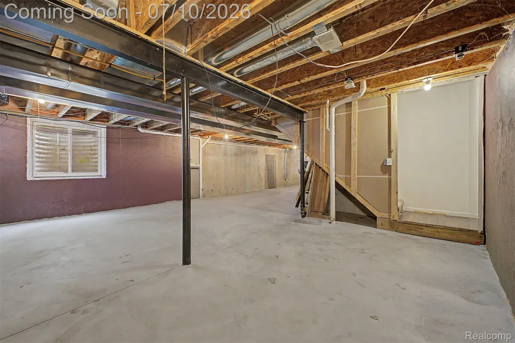 33480 Birchlawn Westland City MI 48185