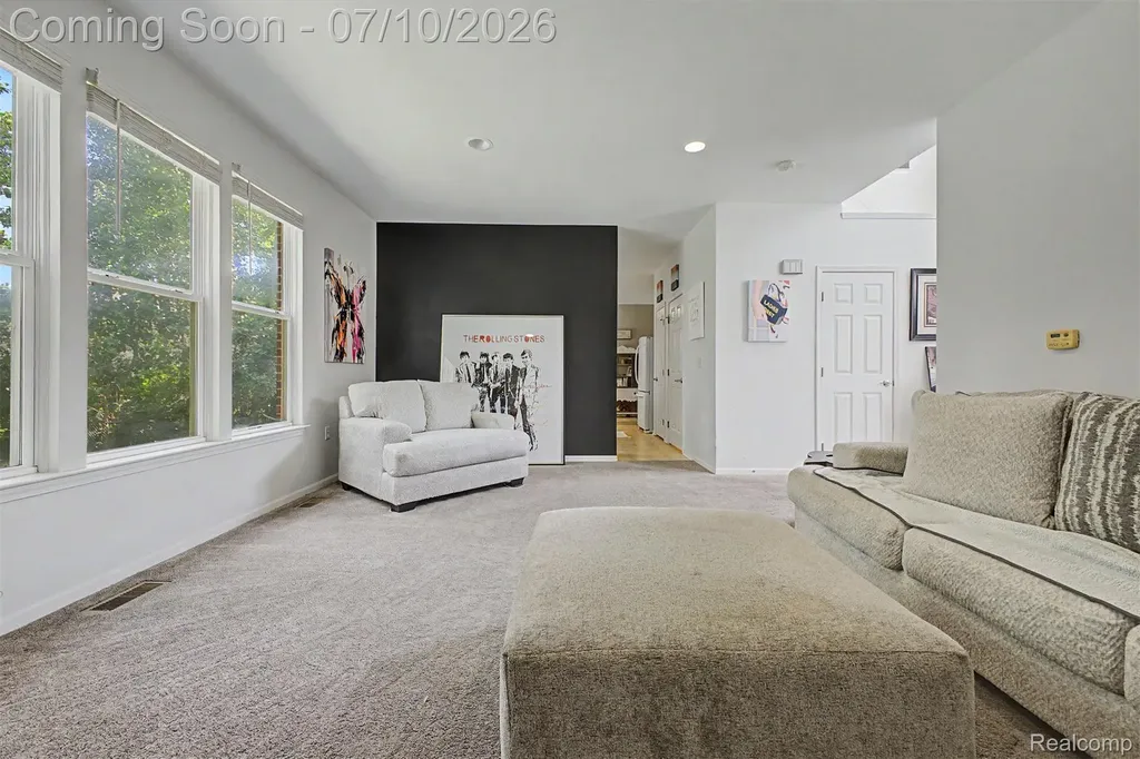 33480 Birchlawn Westland City MI 48185