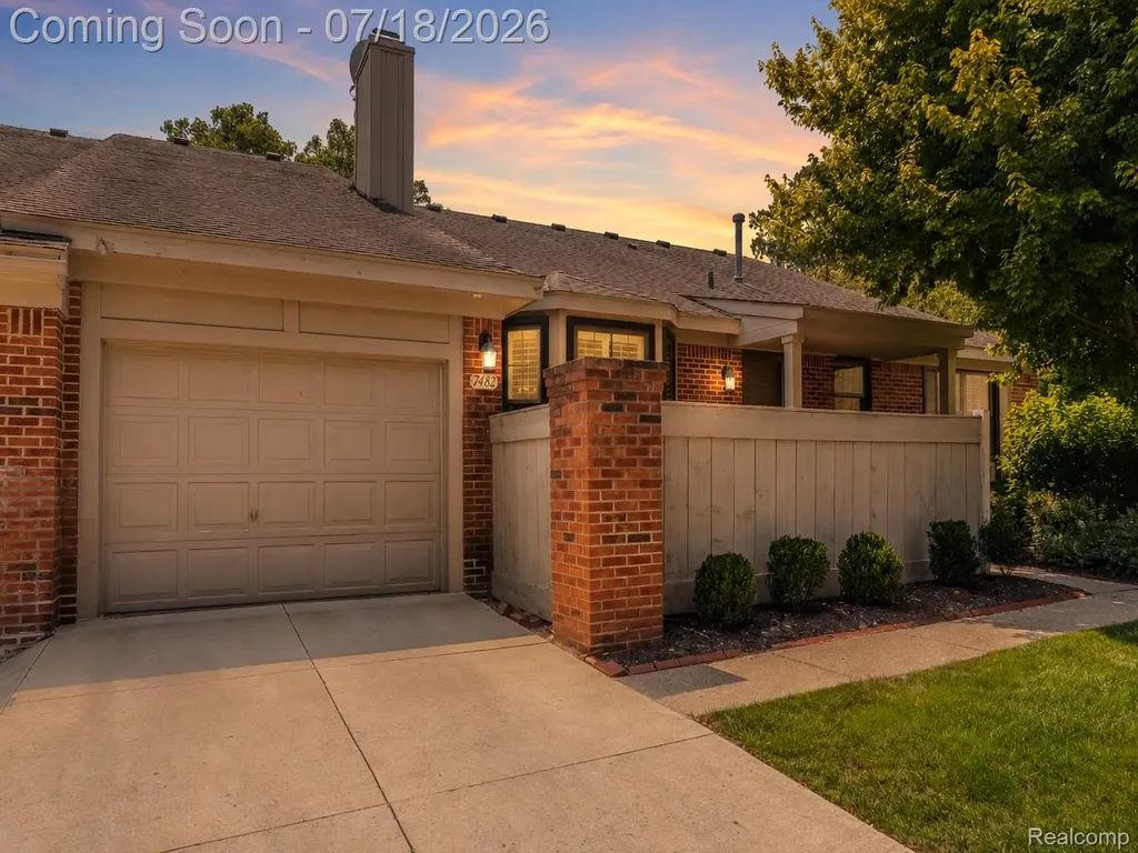 7482 Sheffield West Bloomfield Charter Township MI 48322