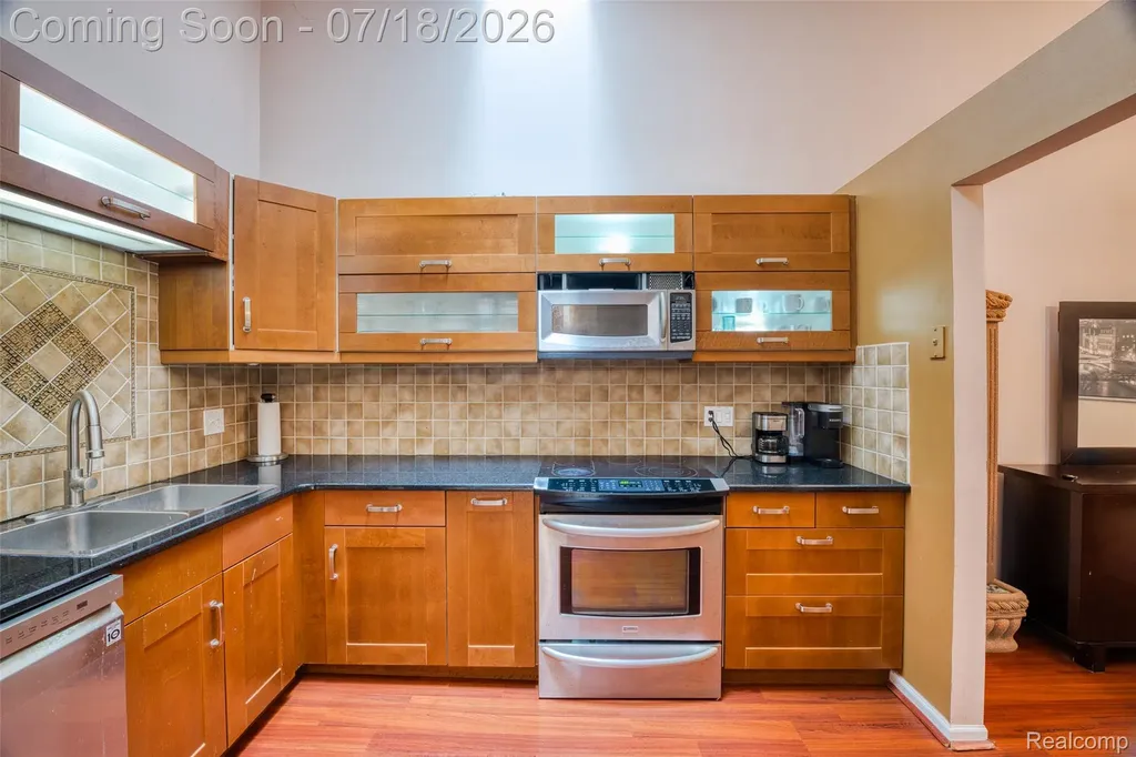 7482 Sheffield West Bloomfield Charter Township MI 48322