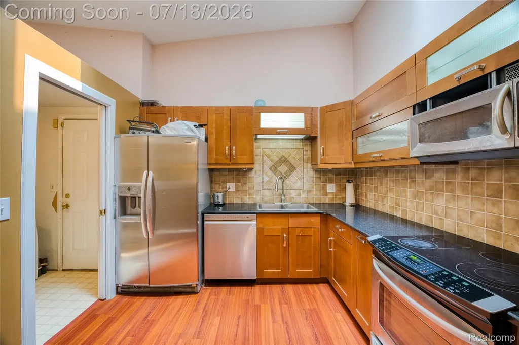 7482 Sheffield West Bloomfield Charter Township MI 48322