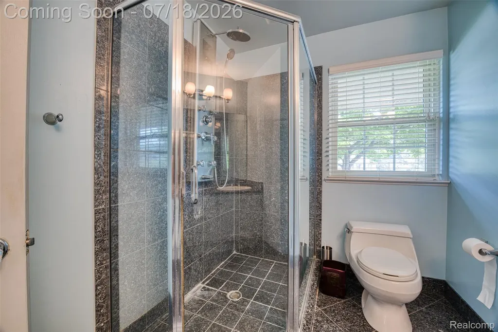 7482 Sheffield West Bloomfield Charter Township MI 48322