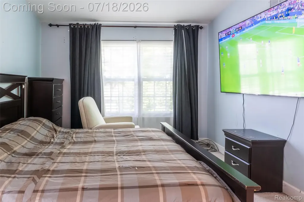 7482 Sheffield West Bloomfield Charter Township MI 48322