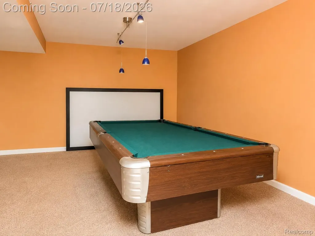 7482 Sheffield West Bloomfield Charter Township MI 48322