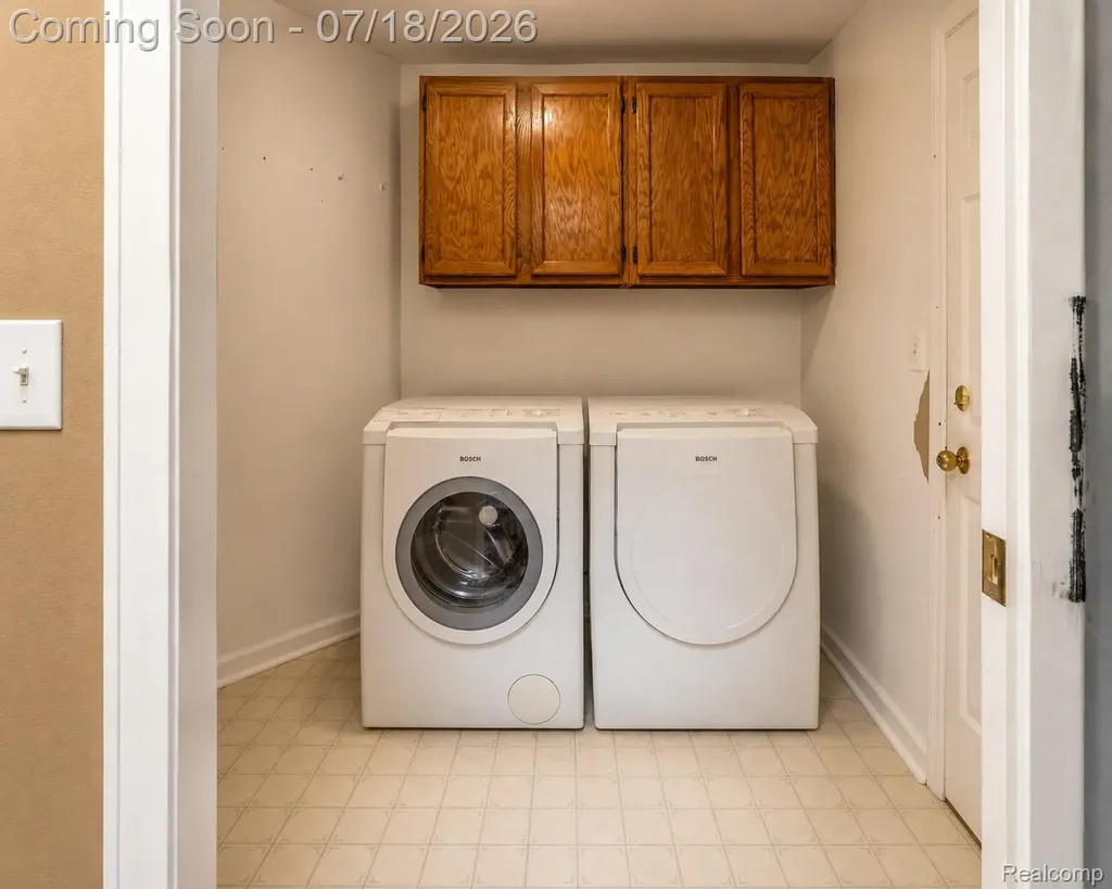 7482 Sheffield West Bloomfield Charter Township MI 48322