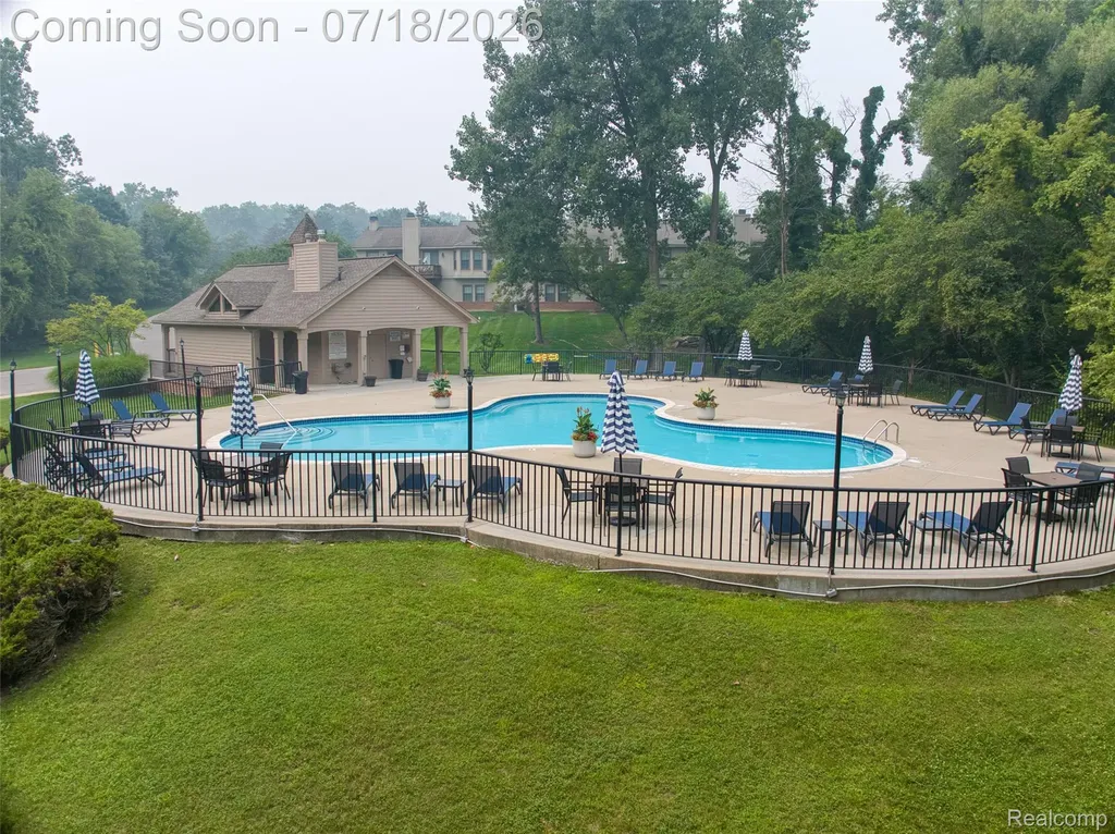 7482 Sheffield West Bloomfield Charter Township MI 48322