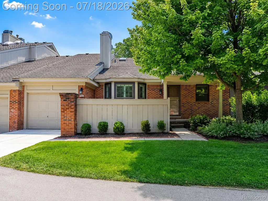 7482 Sheffield West Bloomfield Charter Township MI 48322