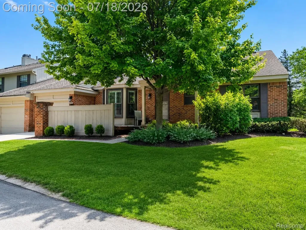 7482 Sheffield West Bloomfield Charter Township MI 48322