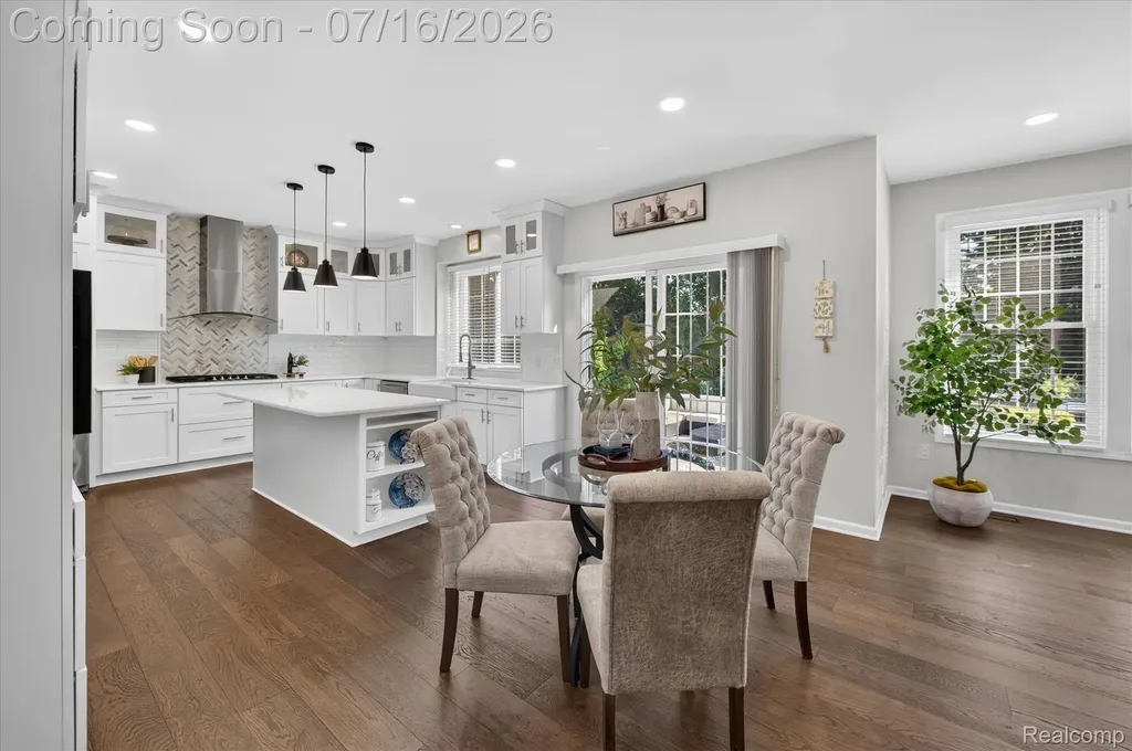 48560 Manhattan Circle Canton Charter Township MI 48188