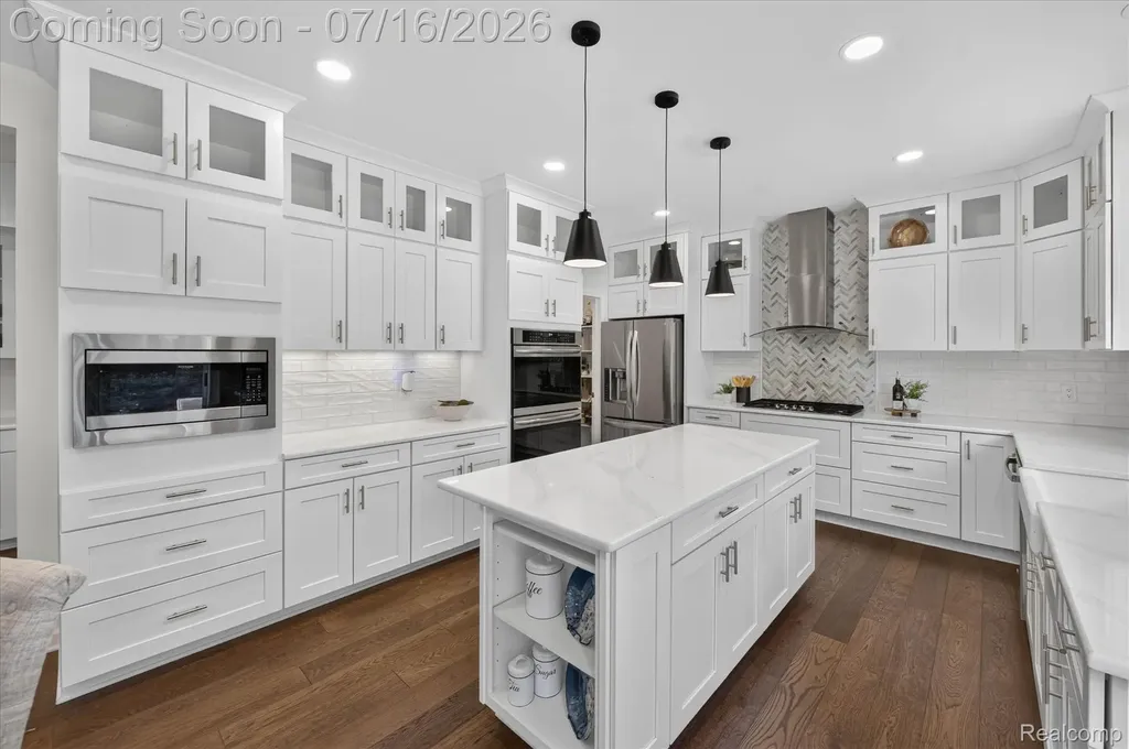 48560 Manhattan Circle Canton Charter Township MI 48188