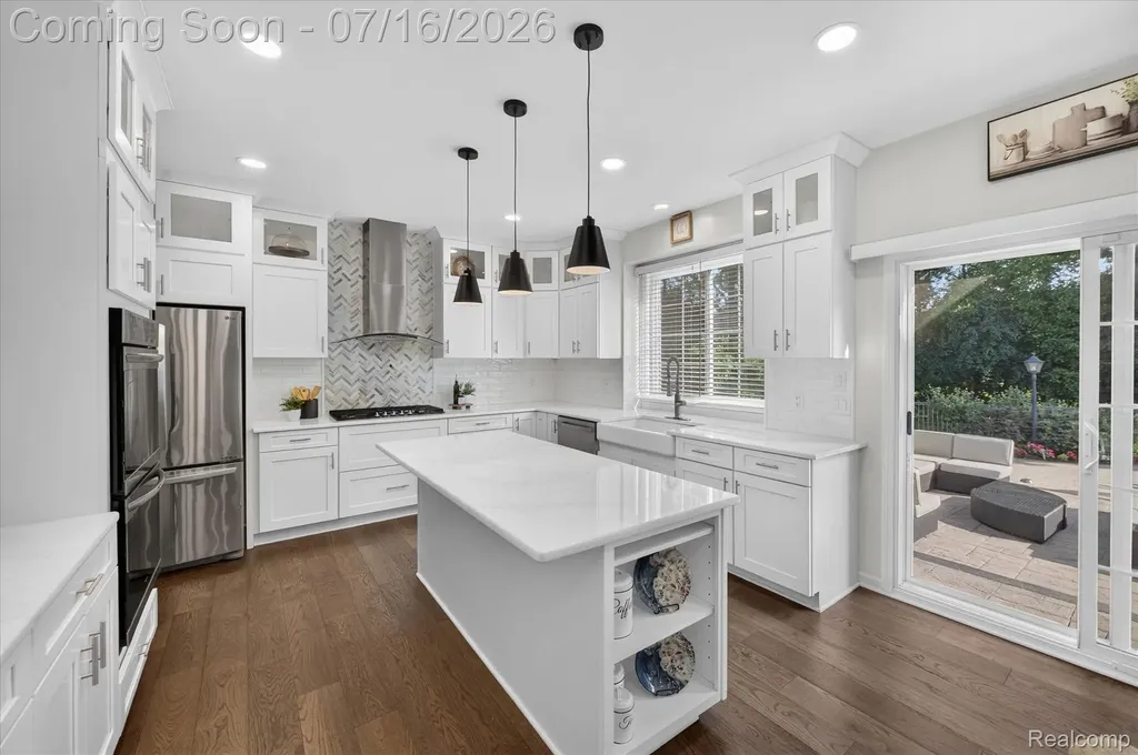 48560 Manhattan Circle Canton Charter Township MI 48188
