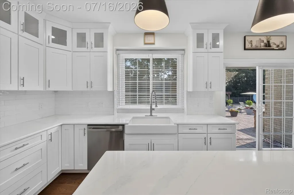 48560 Manhattan Circle Canton Charter Township MI 48188