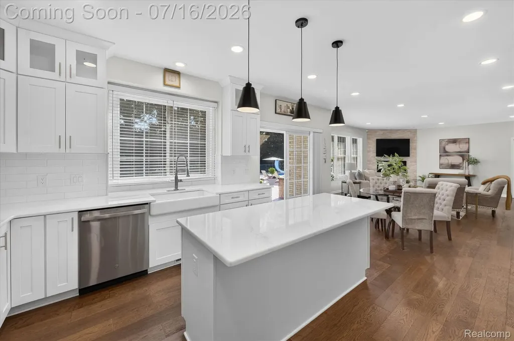 48560 Manhattan Circle Canton Charter Township MI 48188