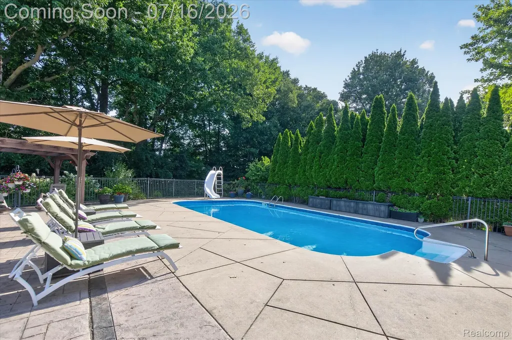 48560 Manhattan Circle Canton Charter Township MI 48188