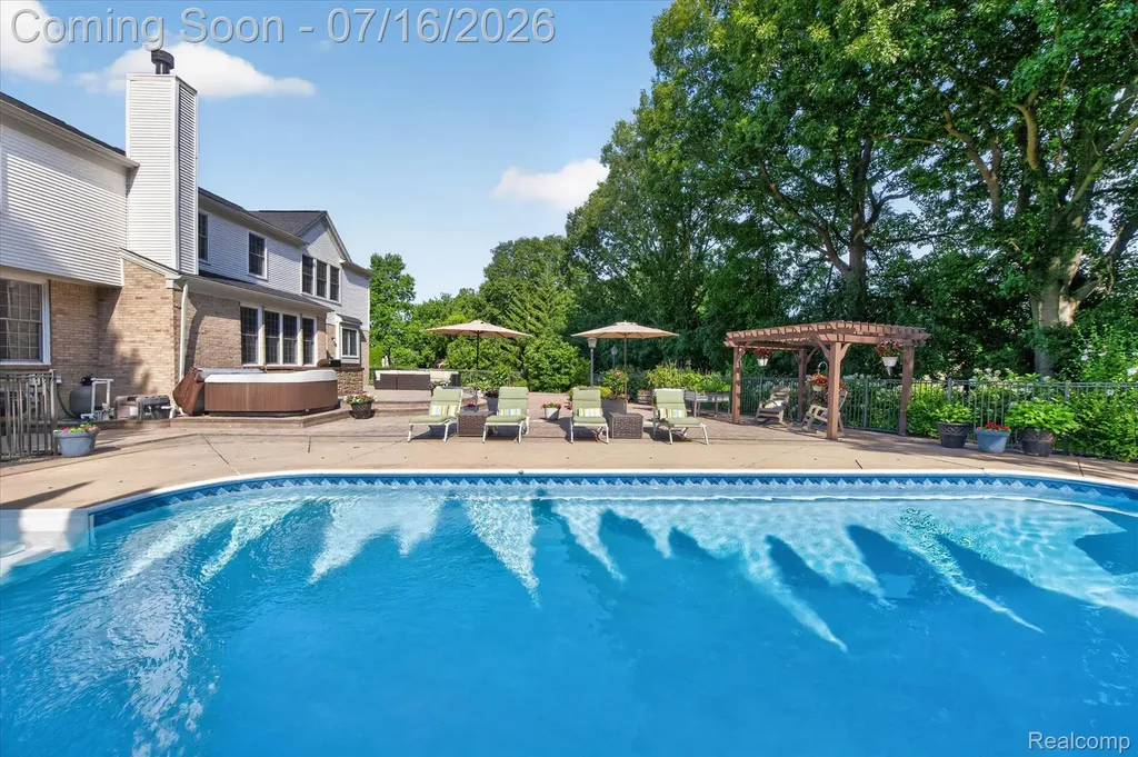 48560 Manhattan Circle Canton Charter Township MI 48188