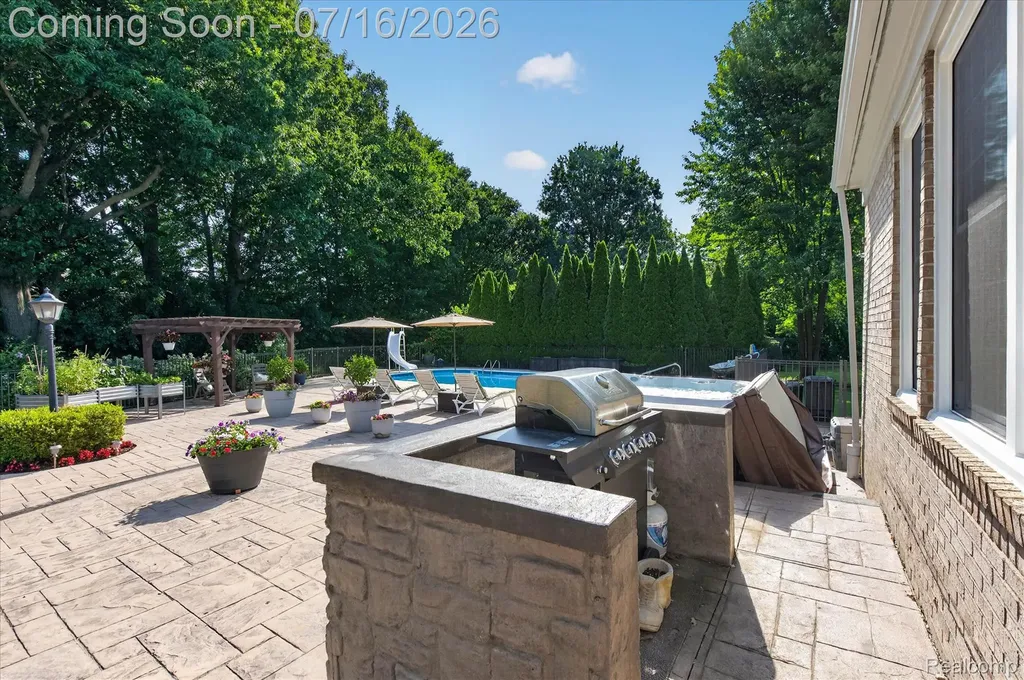 48560 Manhattan Circle Canton Charter Township MI 48188