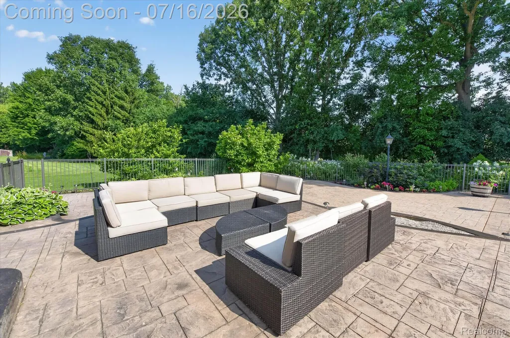 48560 Manhattan Circle Canton Charter Township MI 48188