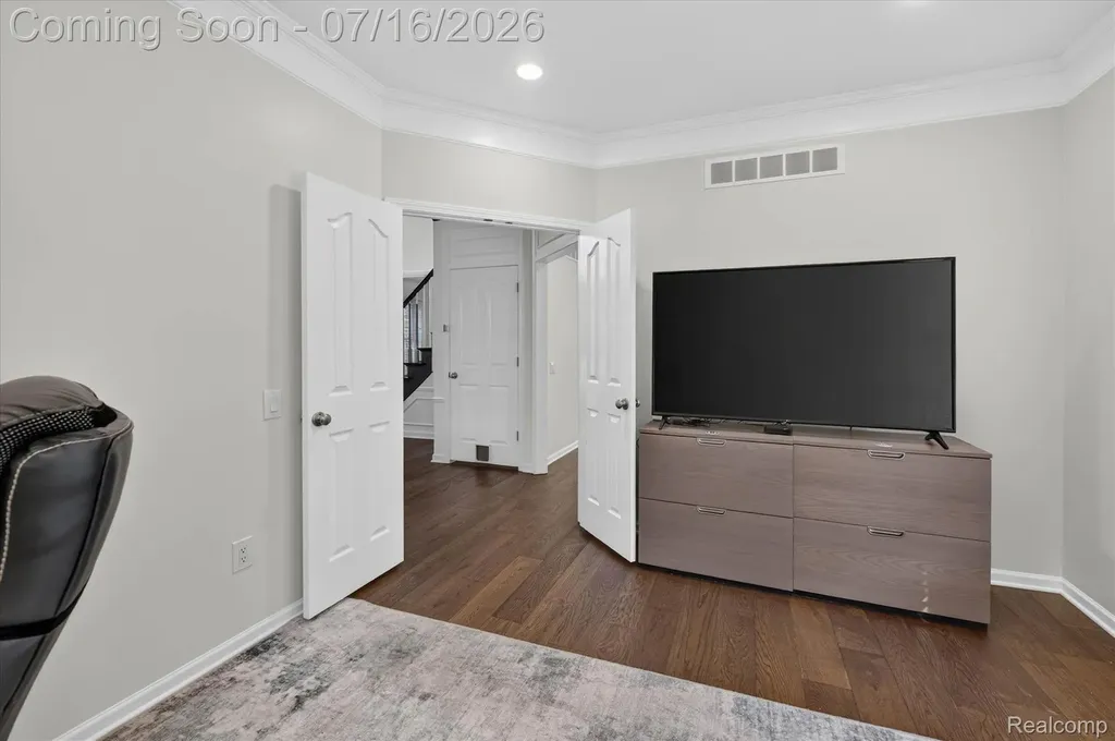 48560 Manhattan Circle Canton Charter Township MI 48188