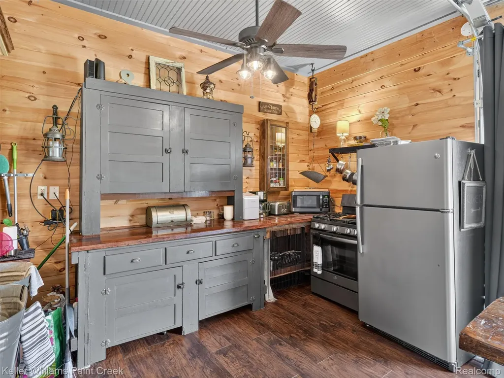 4107 Pine Street Clement Township MI 48624