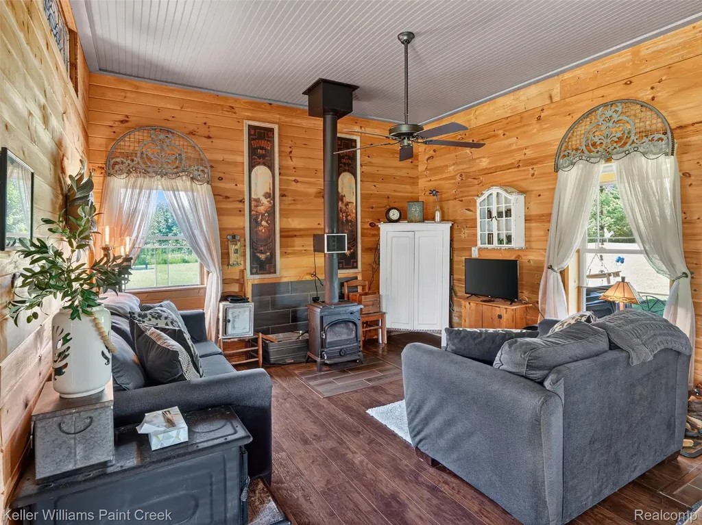 4107 Pine Street Clement Township MI 48624