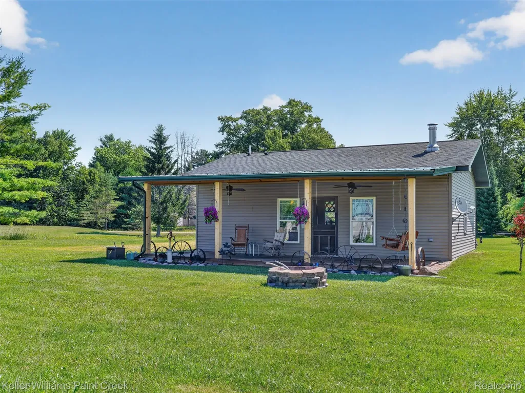 4107 Pine Street Clement Township MI 48624