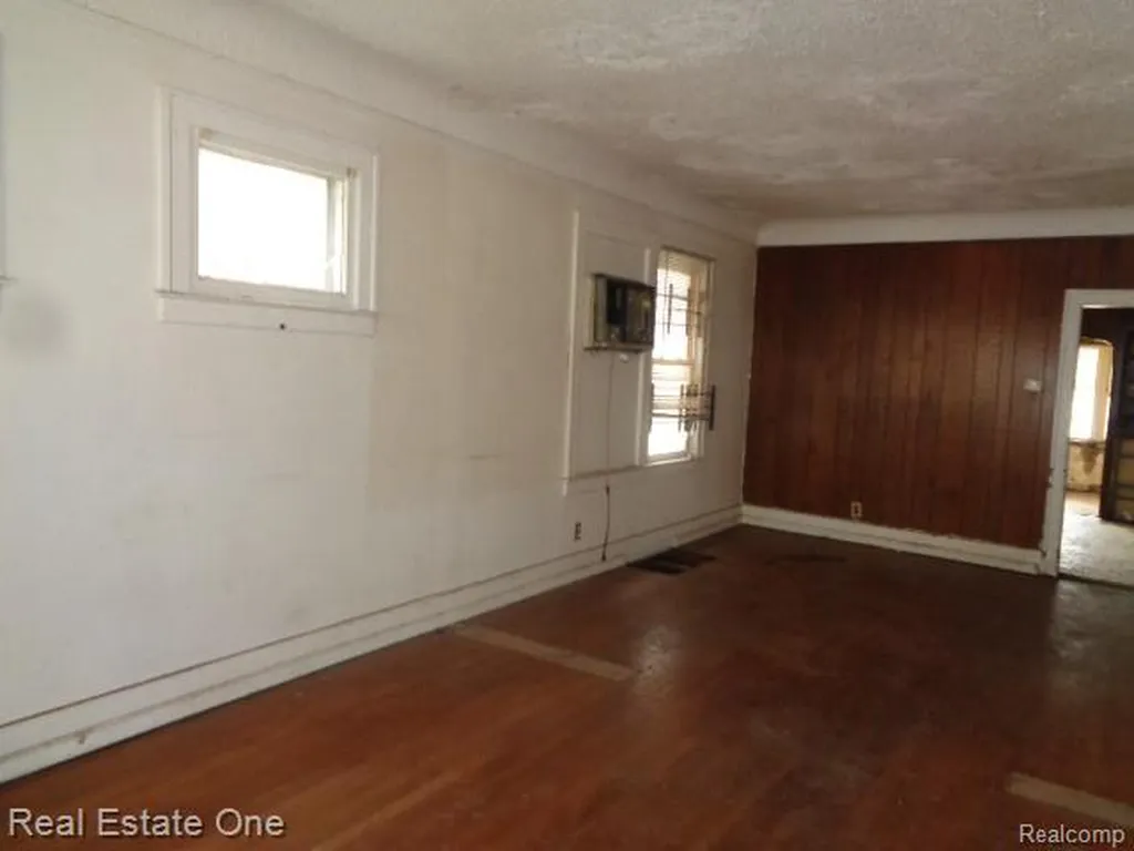 15727 Parkside Street Detroit City MI 48238