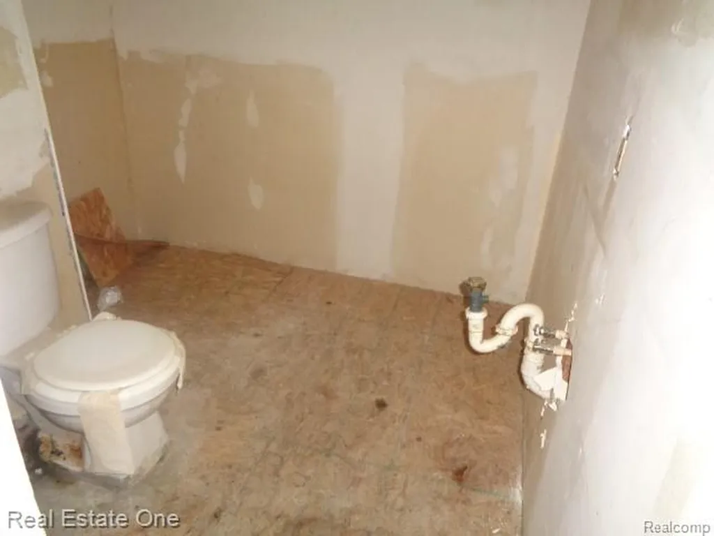 15727 Parkside Street Detroit City MI 48238