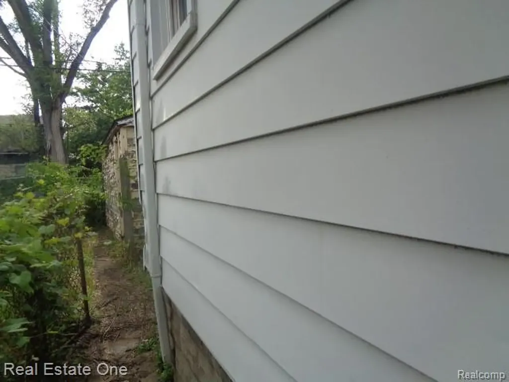 15727 Parkside Street Detroit City MI 48238