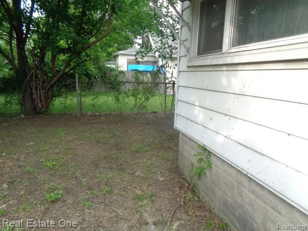 15727 Parkside Street Detroit City MI 48238