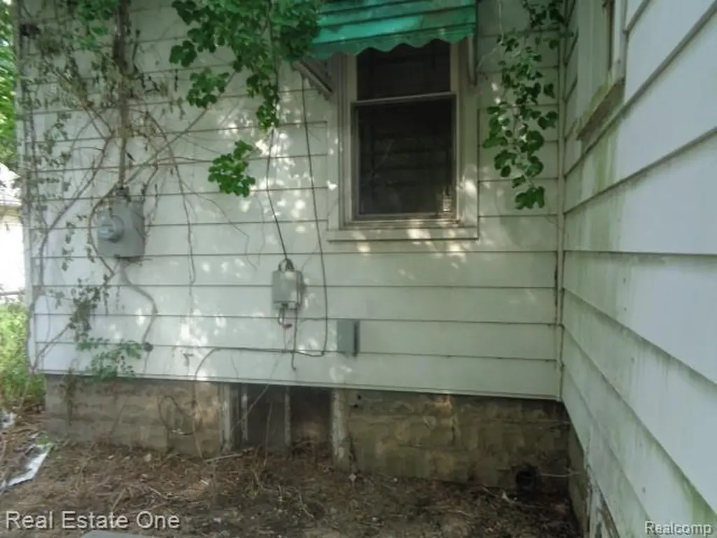 15727 Parkside Street Detroit City MI 48238