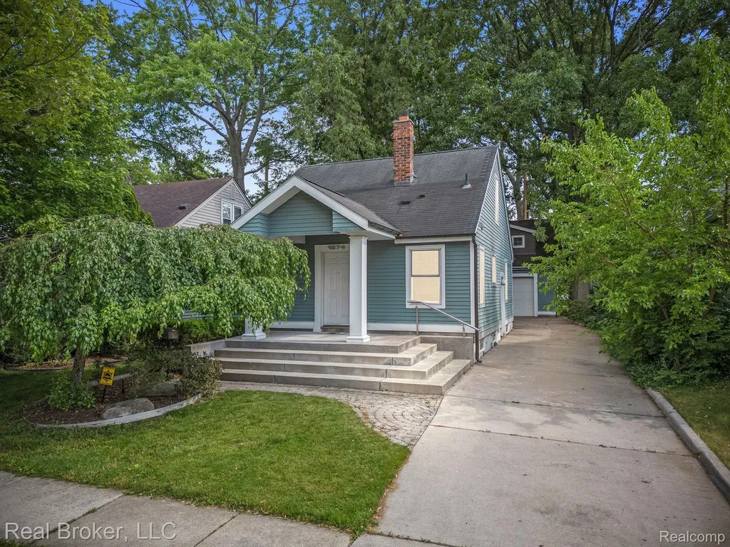 1574 Cole Street Birmingham City MI 48009