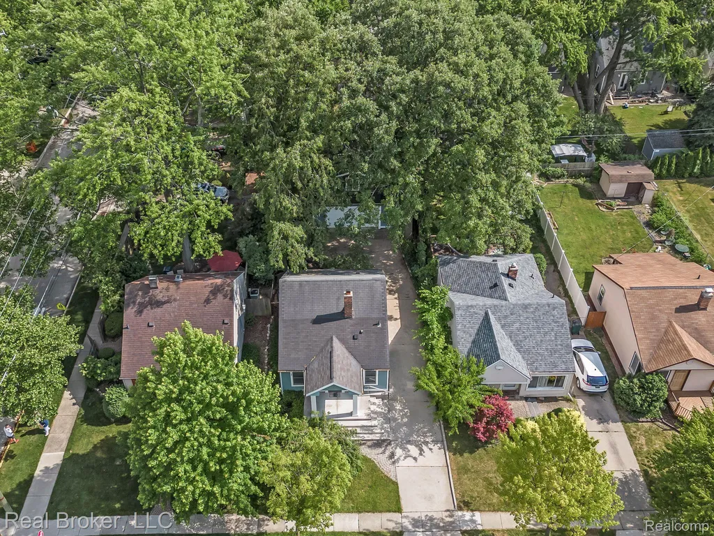 1574 Cole Street Birmingham City MI 48009