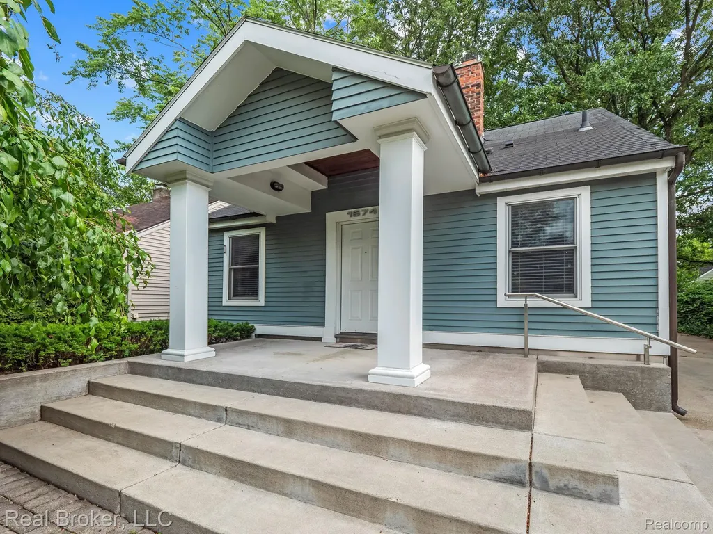 1574 Cole Street Birmingham City MI 48009