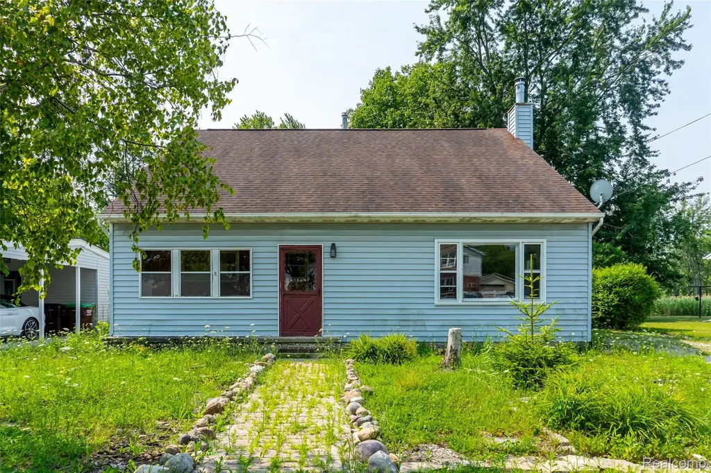 20301 Huron River Drive Rockwood City MI 48173