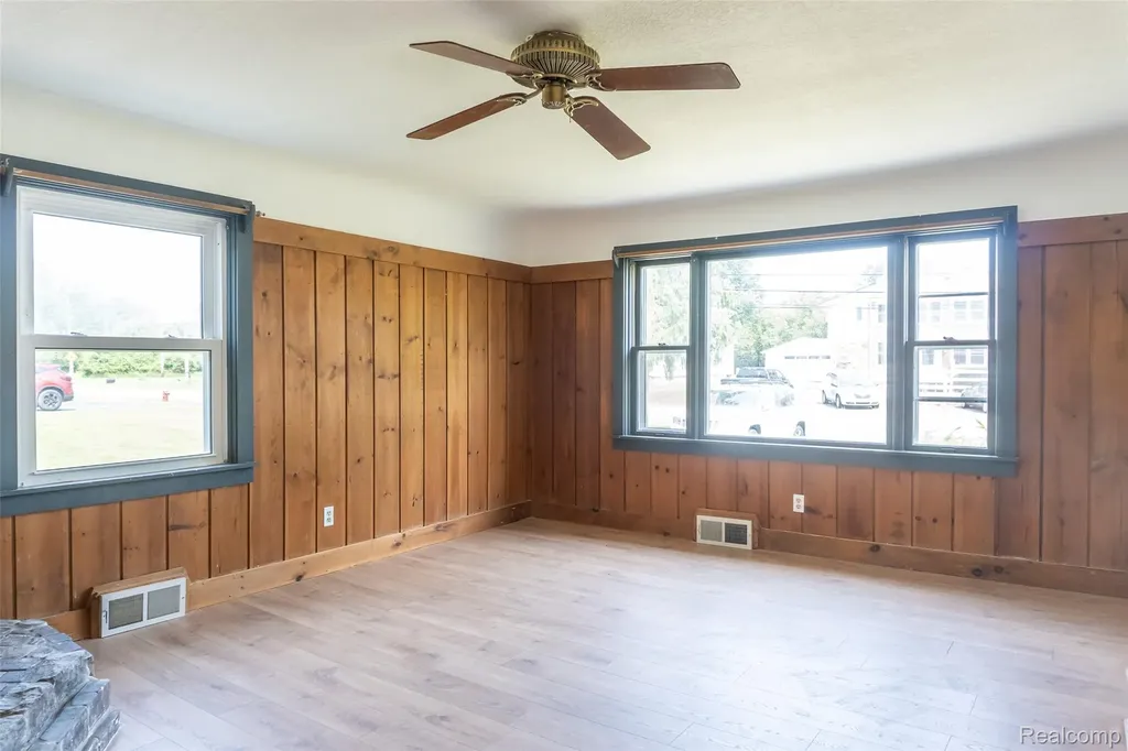 20301 Huron River Drive Rockwood City MI 48173