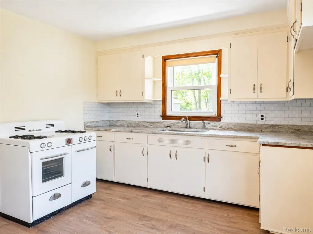 20301 Huron River Drive Rockwood City MI 48173
