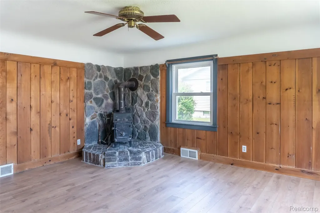 20301 Huron River Drive Rockwood City MI 48173