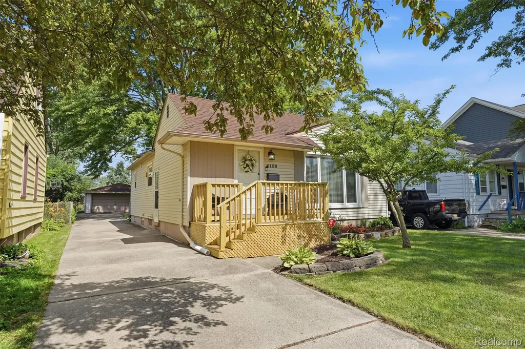 4108 Edgar Avenue Royal Oak City MI 48073