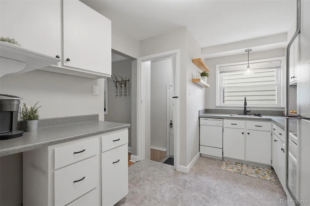 4108 Edgar Avenue Royal Oak City MI 48073
