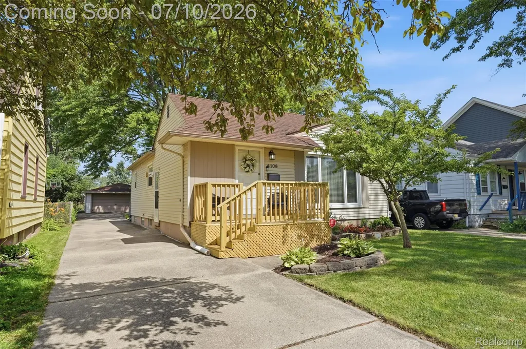 4108 Edgar Avenue Royal Oak City MI 48073