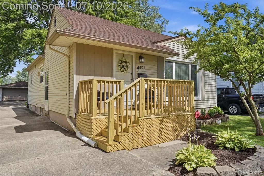 4108 Edgar Avenue Royal Oak City MI 48073