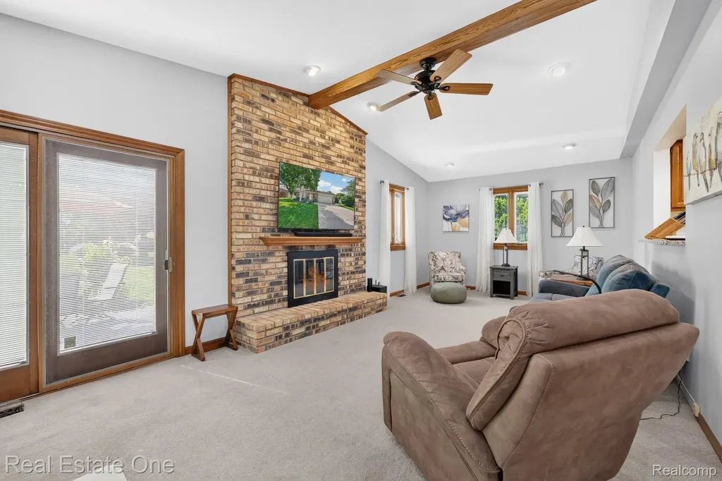 47380 Savannah Drive Macomb Township MI 48044