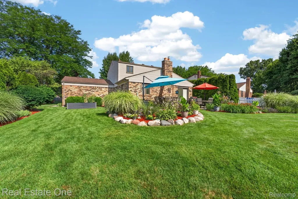 47380 Savannah Drive Macomb Township MI 48044