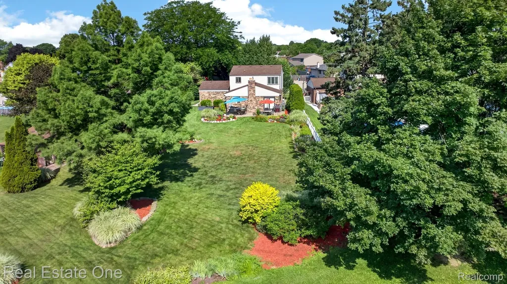 47380 Savannah Drive Macomb Township MI 48044