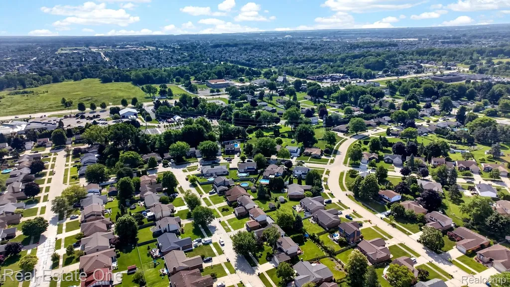 47380 Savannah Drive Macomb Township MI 48044